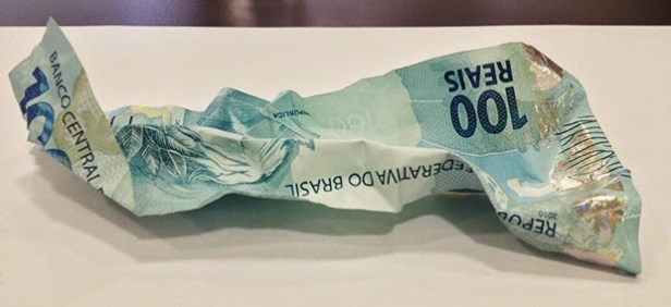 dinheiro-cem-reais